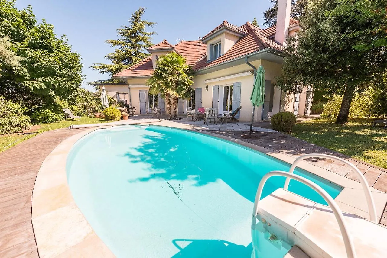 A Pied Au Lac - Spacieuse Villa De Famille 10Pers, Piscine Privative By Lla Selections Annecy 0*,  Francia